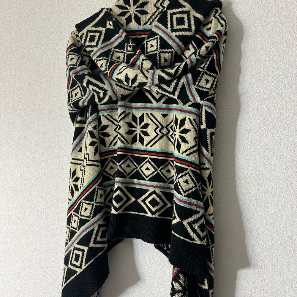 Chic Black and Cream Geometric Sweater